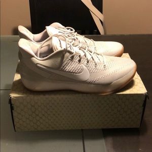 Kobe A.D sneakers brand new sz 9 MEN